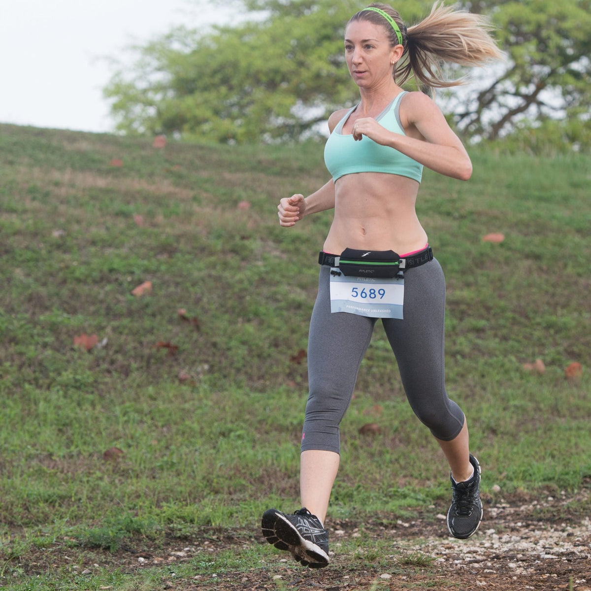 Fitletic Neo Race Belt, Black | Unique No Bounce Design for Marathon, Triathlon, Trail, 5k, 10k | Running Belt | N01R-01