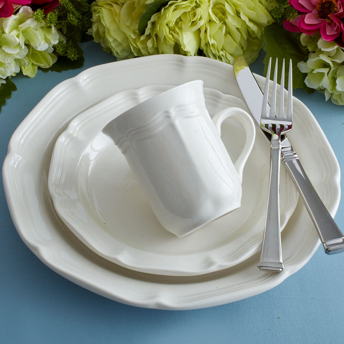 Mikasa French Countryside 16-Piece Dinnerware Set, Service for 4