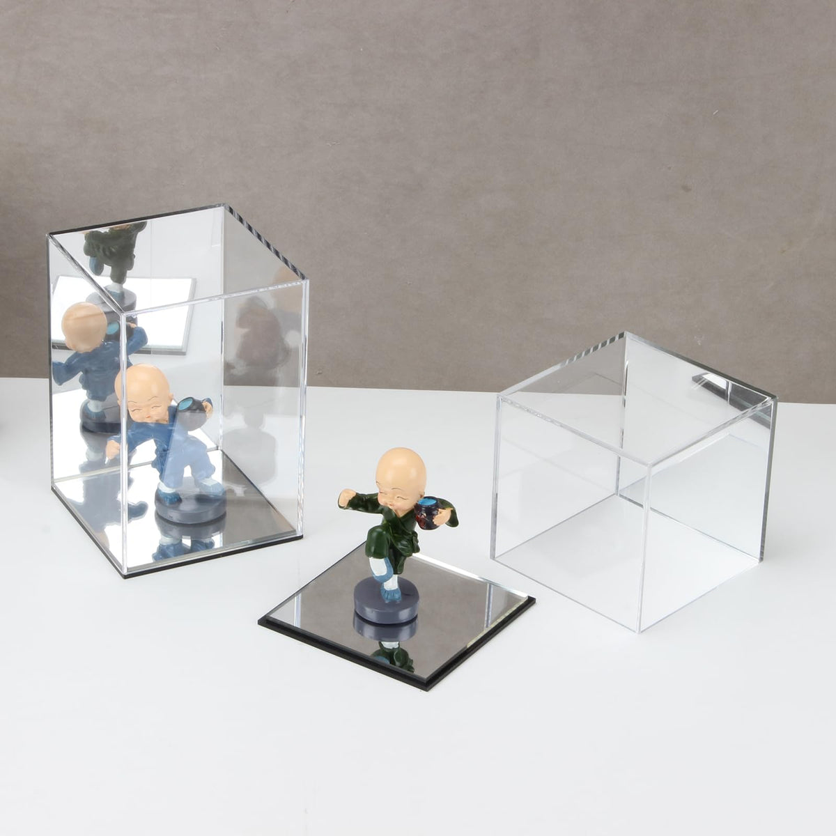 Kcgani Mirrored Clear Acrylic Box for Collectibles Display, Assemble Display Case with Mirror Background, Alternative Storage Showcase for Collectibles Crystals Minerals Slab Fossil Coral, 4x4x4Inch