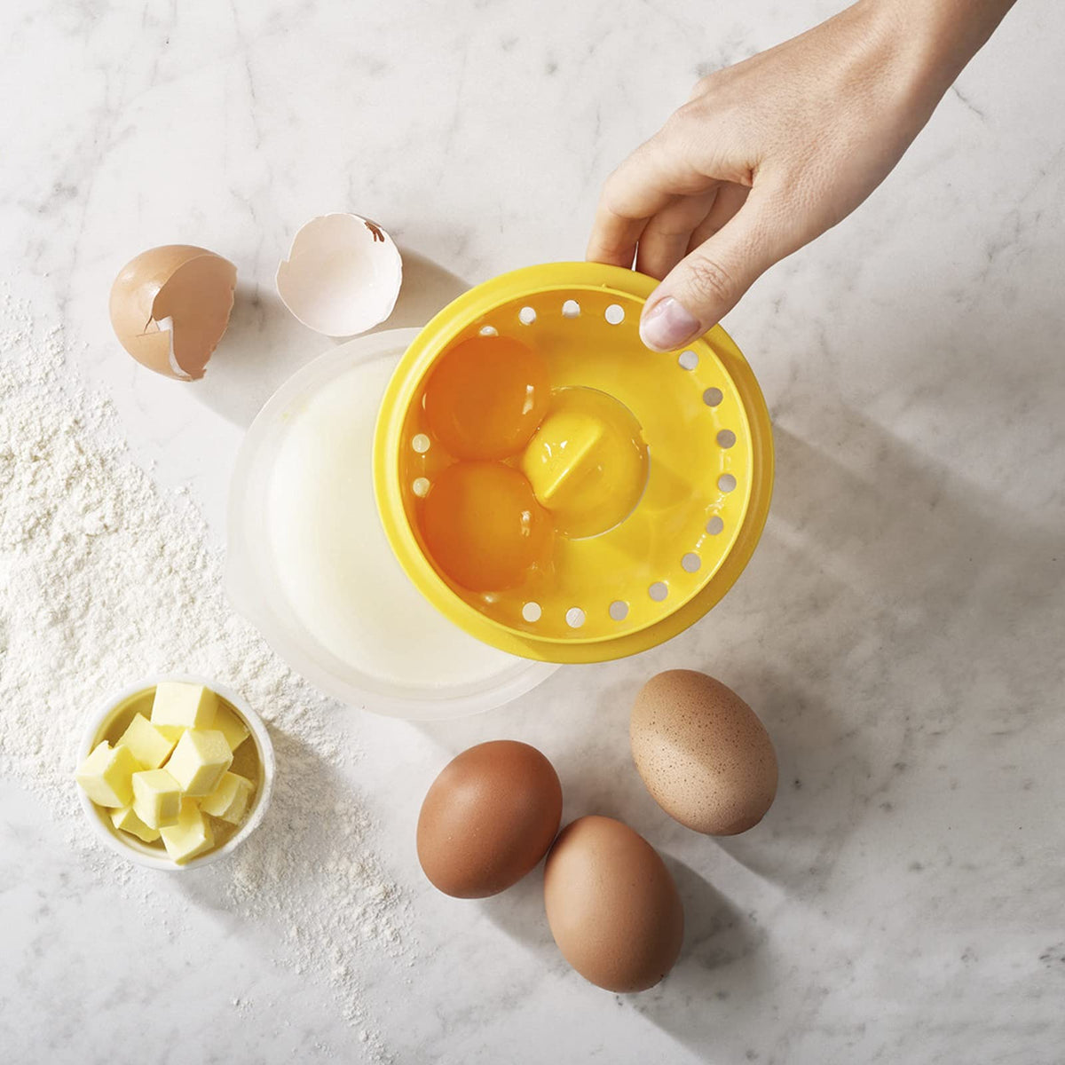 Egg Separator, Easy to, Separates up to 6 Yolks, Non, Reusable for Home Bakery (Yellow)