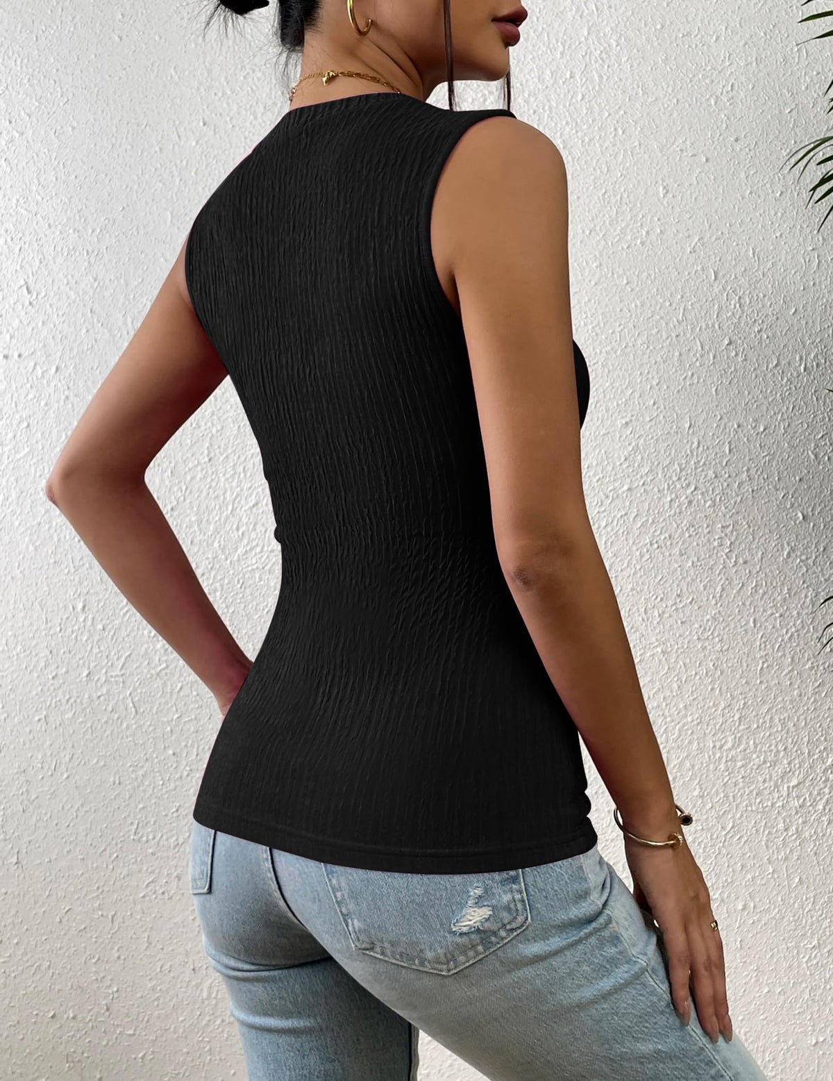 Zeagoo Women's High Neck Tank Top 2025 Summer Casual Ribbed Knit Slim Fitted Basic Textured Sleeveless Shirts