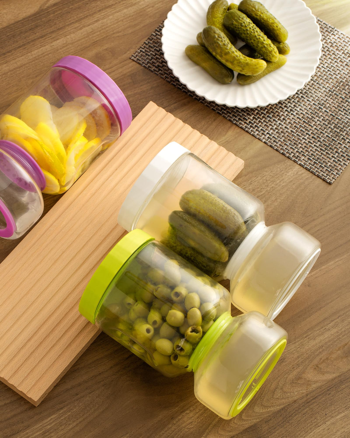 ZENS Glass Pickle Jar with Strainer Flip, 2 Pack Pickle Container Olive Hourglass Jars, Airtight Pickle Juice Separator from Wet and Dry, Pickles Storage Jar 51oz-Green & White